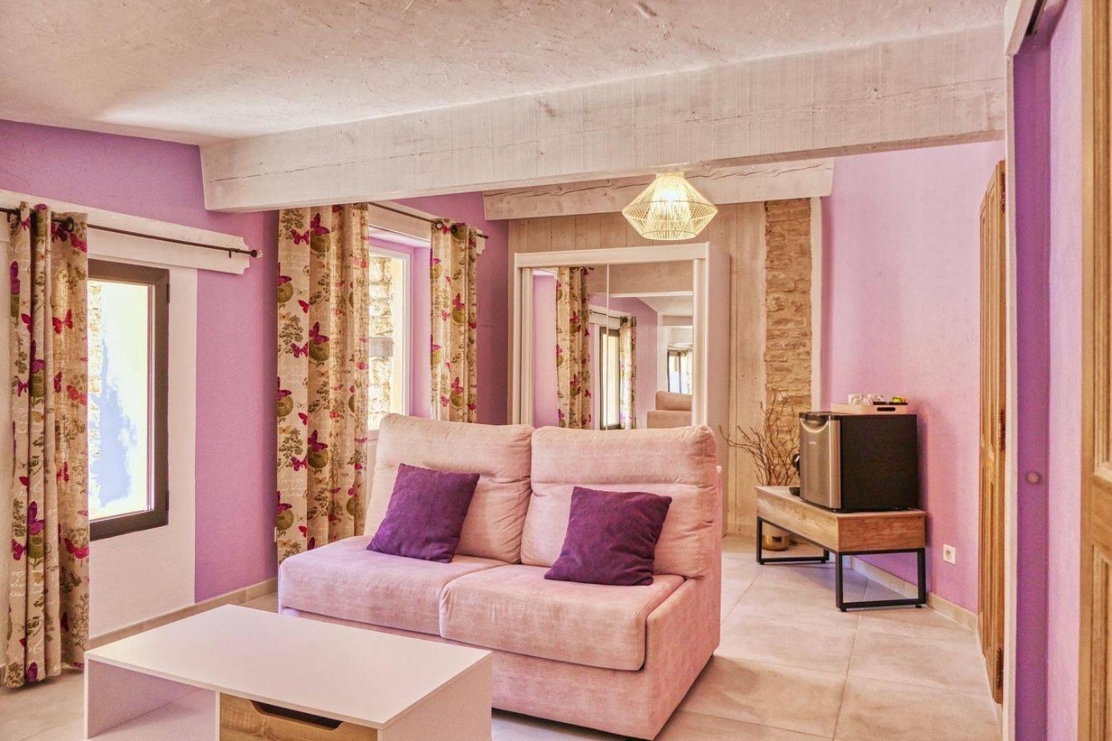 Le Hameau Fleur De Pierres , Chambre , Gite Et Table D'Hotes Murs  Zewnętrze zdjęcie