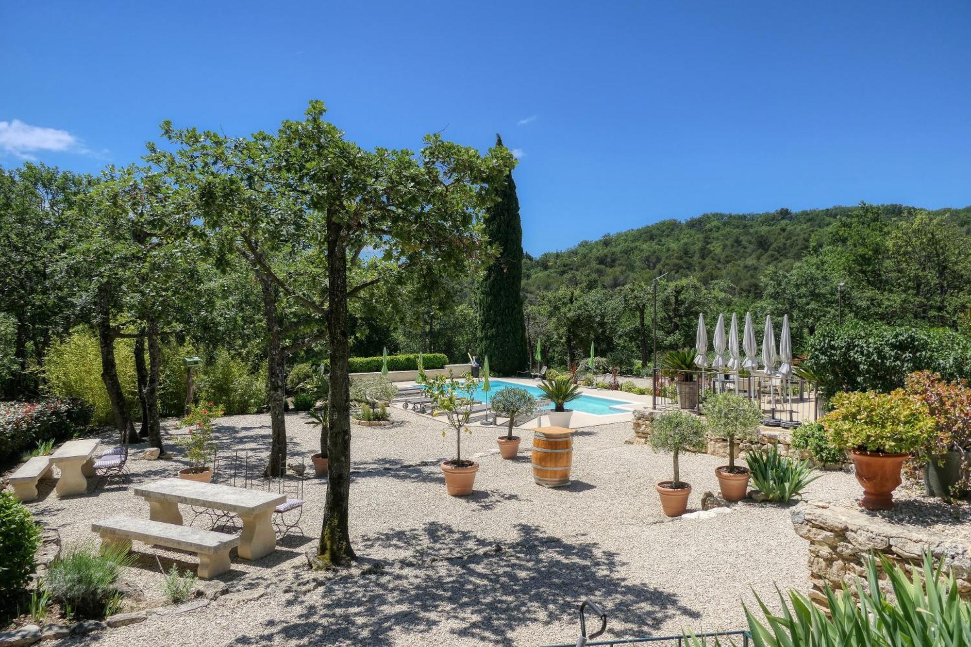 Le Hameau Fleur De Pierres , Chambre , Gite Et Table D'Hotes Murs  Zewnętrze zdjęcie