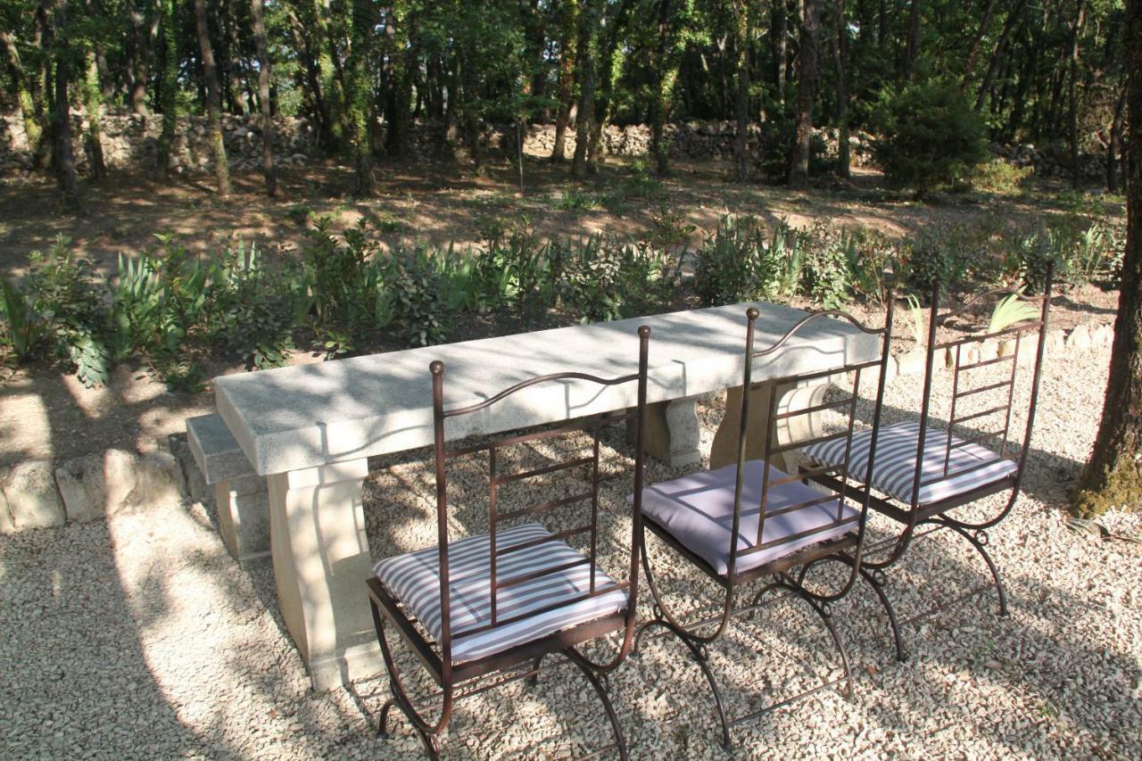 Le Hameau Fleur De Pierres , Chambre , Gite Et Table D'Hotes Murs  Zewnętrze zdjęcie